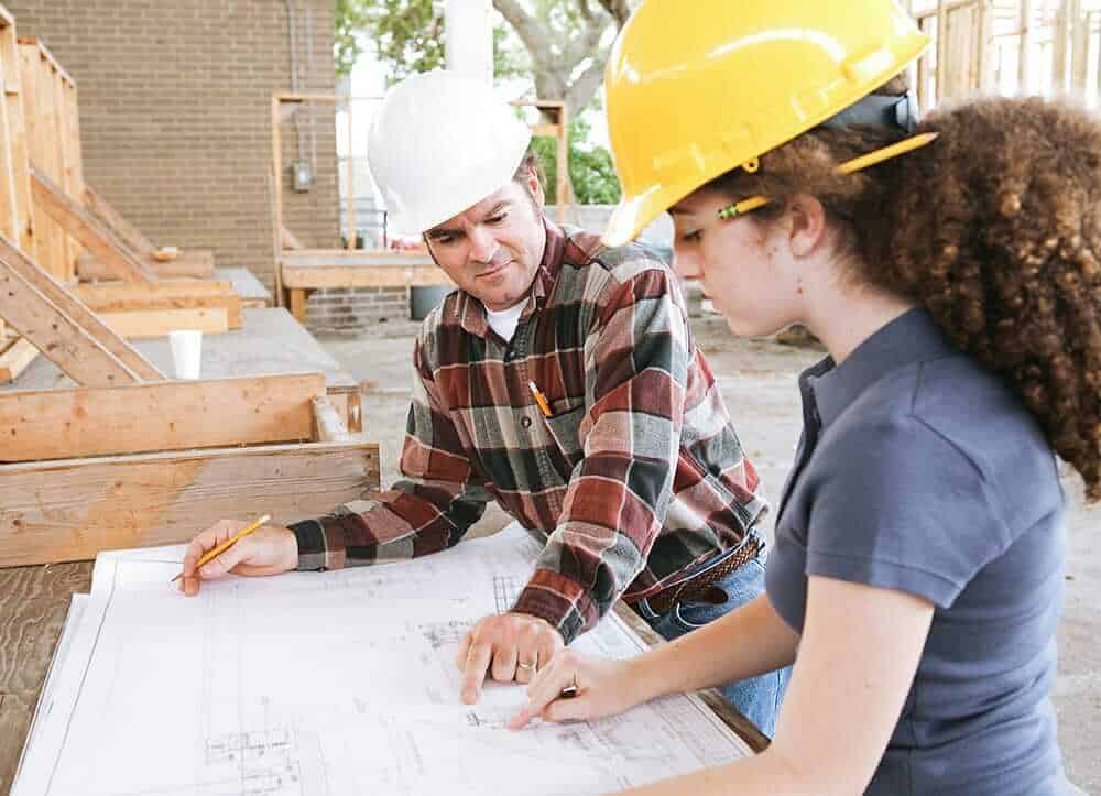 construction manager advises on architecture plan